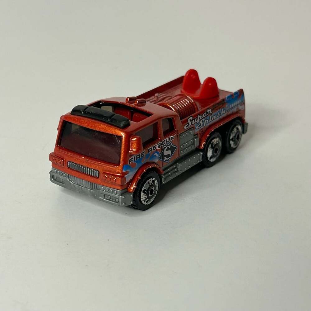 Matchbox Ladder Truck Fire Rescue Super Splash Diecast Toy Car